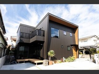 まるで海外のカフェみたい。暮らしをおしゃれに彩るブルックリンの家【ZERO-CUBE+BOX2】