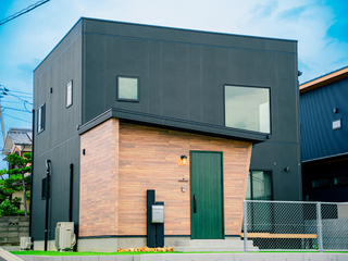 無駄を削ぎ落とし、開放をそのまま暮らしに。洗練されたモダンな家。【ZERO－CUBE＋BOX】