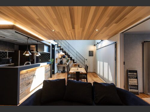 まるで海外のカフェみたい。暮らしをおしゃれに彩るブルックリンの家【ZERO-CUBE+BOX2】