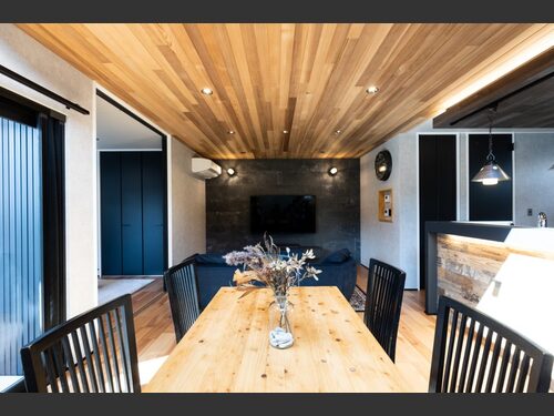 まるで海外のカフェみたい。暮らしをおしゃれに彩るブルックリンの家【ZERO-CUBE+BOX2】