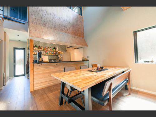 アパレルブランド監修の空間や人との繋がりを愉しむお家【FREAK’S HOUSE】