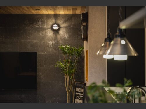 まるで海外のカフェみたい。暮らしをおしゃれに彩るブルックリンの家【ZERO-CUBE+BOX2】